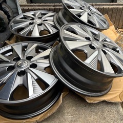 セレナ 15インチ 日産純正ホイール 4本セット　美品の画像