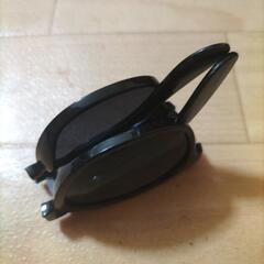 折り畳めるサングラスの画像