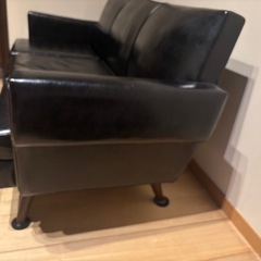 探偵事務所風　ソファの画像