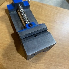 新品未使用　卓上 万力 17×6.2×5.3cmの画像