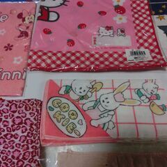 未使用ハンカチとバンダナ１５点程（ハリーポッター、キティーちゃん、くーちゃん、デズニィー、刺繍入りの物、つむぎ）★お手数をおかけしますプロフィール必読ですの画像