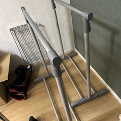 室内 物干しラックの画像