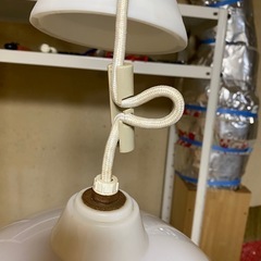 丸い照明機器の画像