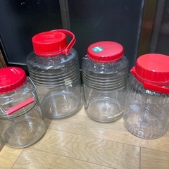 梅酒、梅干し　果実酒瓶の画像