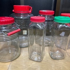 梅酒、梅干し　果実酒瓶の画像