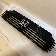 ホンダ　ヴェゼル　RV5 フロントグリル　MC後　ハイブリッド　新車外しの画像