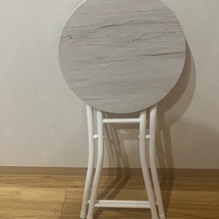 ニトリ　折り畳みスツール　500円の画像