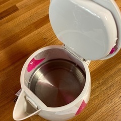 電気ポットの画像