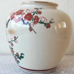 美品 九谷焼 花瓶 梅の老木の枝に梅の花と蕾の画像
