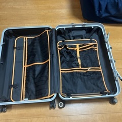 スーツケースの画像