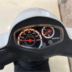 スズキLEAD 4 ホワイトの画像