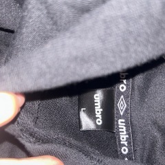 アンブロumbro 黒 ブラック パーカーの画像
