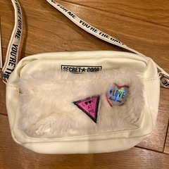 キッズ　lovetoxic ポシェットの画像