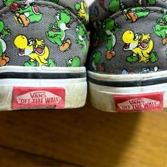 VANS ヨッシー スリッポン キッズスニーカーの画像