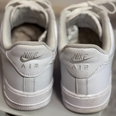 【美中古】NIKE AIRFORCE 1 07 ホワイト 28.5cm の画像