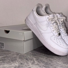 【美中古】NIKE AIRFORCE 1 07 ホワイト 28.5cm の画像