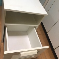サイドテーブルの画像