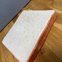 食パンのクッションの画像