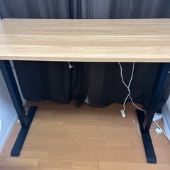 FlexiSpot 電動式スタンディングデスクの画像