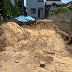 駐車場土間コンクリート打設、目隠しフェンス取り付け致しまし…