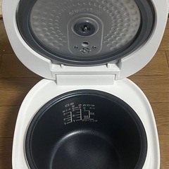 (超美品) 2024年製 3合炊き炊飯器の画像