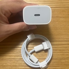 【Apple純正🍎】20W USB-C電源アダプタ＋Lightningケーブルの画像