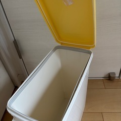 ゴミ箱　おむつゴミ箱の画像