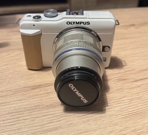 今月中にお渡しできる方のみ/OLYMPUS PEN  E-PL1 レンズキットホワイト(箱付き)