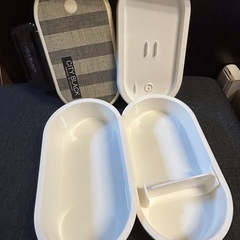 弁当箱　ランチボックス　２段　白　黒　電子レンジ可　容量７２０ｍｌ の画像