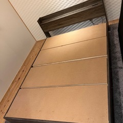 ダブルベッド　ベットフレーム　の画像