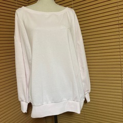【新品】1,700円 ゆったりトレーナーの画像