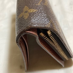 早いですが今から削除します。ルイヴィトン　二つ折り財布　お値下げしました。の画像