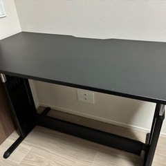 美品 昇降式デスク 120×60 フットレスト付きの画像
