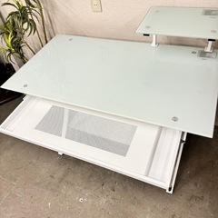 ガラスPCデスクの画像
