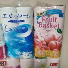トイレットペーパーとティッシュ　72ロールと二箱の画像