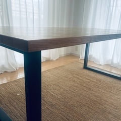 actus ダイニングテーブルの画像