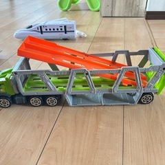 美品　緑とグレーのトラックミニカーの画像
