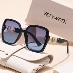 【新品】サングラスの画像