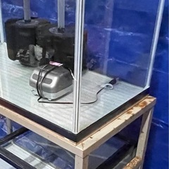 90cmガラス水槽×2　　ニッソー　スチールキャビネット 特大スポンジフィルター　ハイブローC-8000エアーポンプ　セット　　の画像