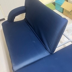 早期引き取り希望！ネイビー 折りたたみベッドの画像