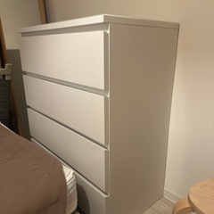 ガラストップ付き　IKEA マルム　チェスト