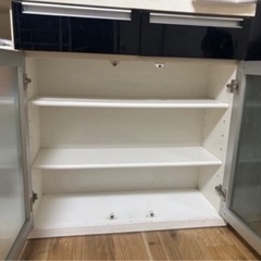 本日取りに来れる方食器棚の画像