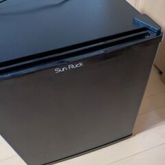 【無料】家具一式譲ります（冷蔵庫、シーリングライト、ハンガーラッ...