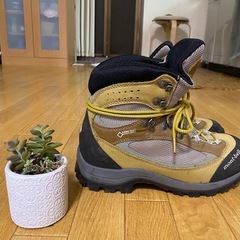 モンベル 登山靴 レディース 23.5cm コスプレ・ディスプレイ用に」の画像