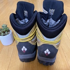 モンベル 登山靴 レディース 23.5cm コスプレ・ディスプレイ用に」の画像