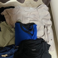 夏服とボトムスの画像