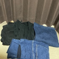 夏服とボトムスの画像