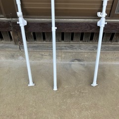 押入れ等突っ張り棒の画像