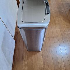 商談中です！47L　ステンレス製自動開閉式ゴミ箱の画像