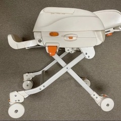 (テーブルなし)超美品コンビ手動ハイローチェアの画像